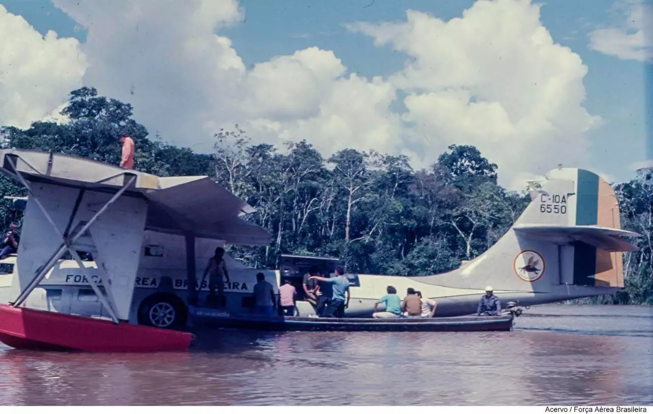 INVOZ_Aviao Catalina na Amazonia